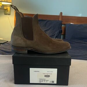 VIBERG men’s Chelsea Boot (calf suede)